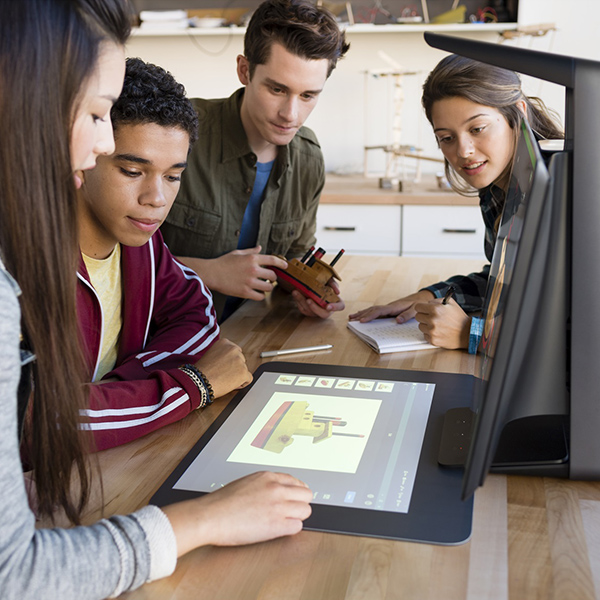 Students collaborating on HP Sprout