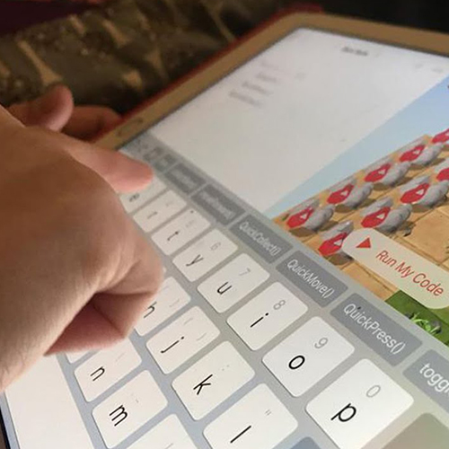 ipad and student swift classroom